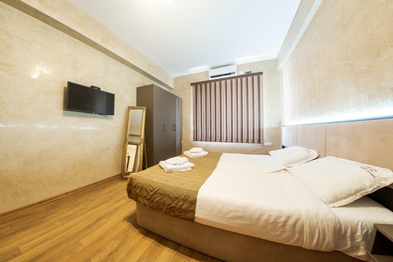 Sofia Crown Life Apartment Екстериор снимка